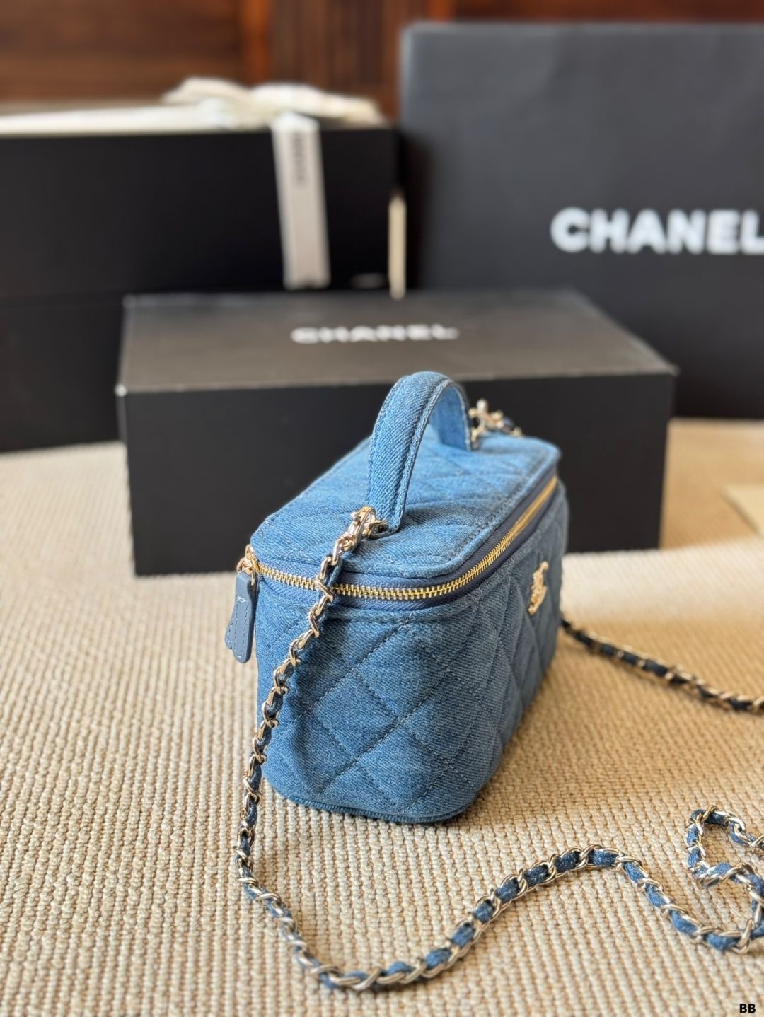 今日特価】Vintage Chanel デニム ボックスバッグ - メルカリ
