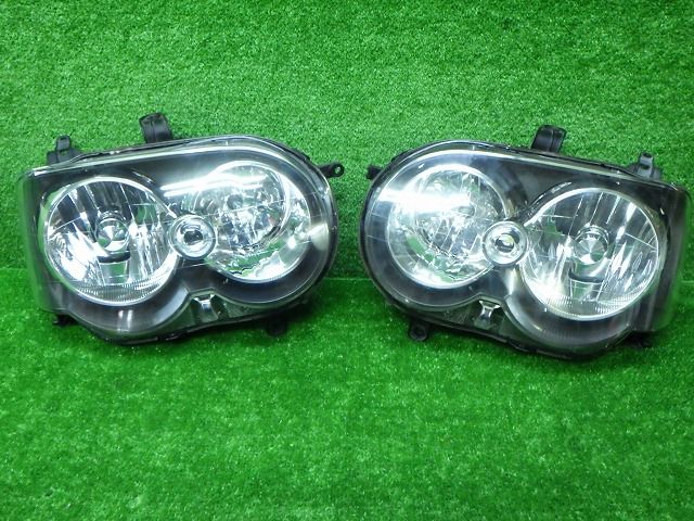 ダイハツ　L150S/L160S　ムーヴカスタム　後期　ヘッドライト　左右　HID　100-51786　240809201
