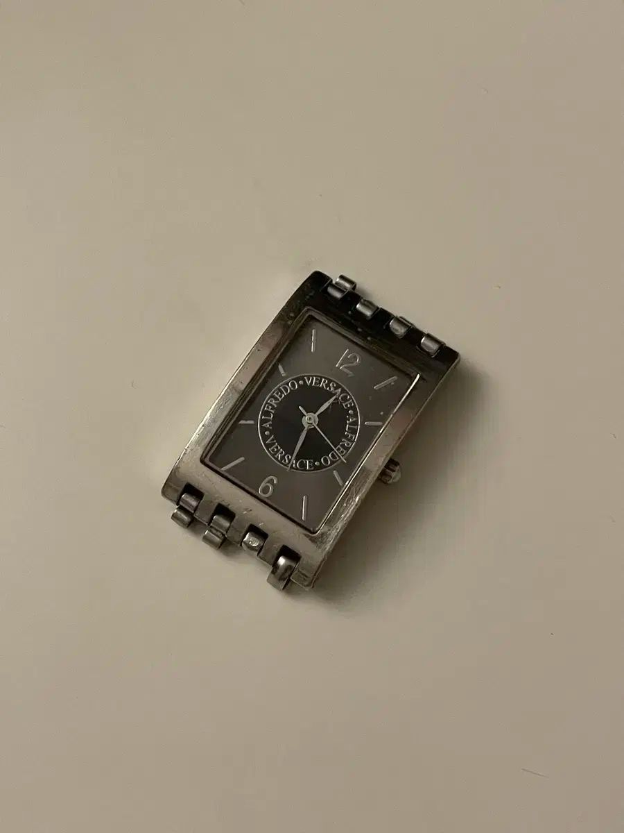 ヴェルサーチェ ヴィンテージ 時計