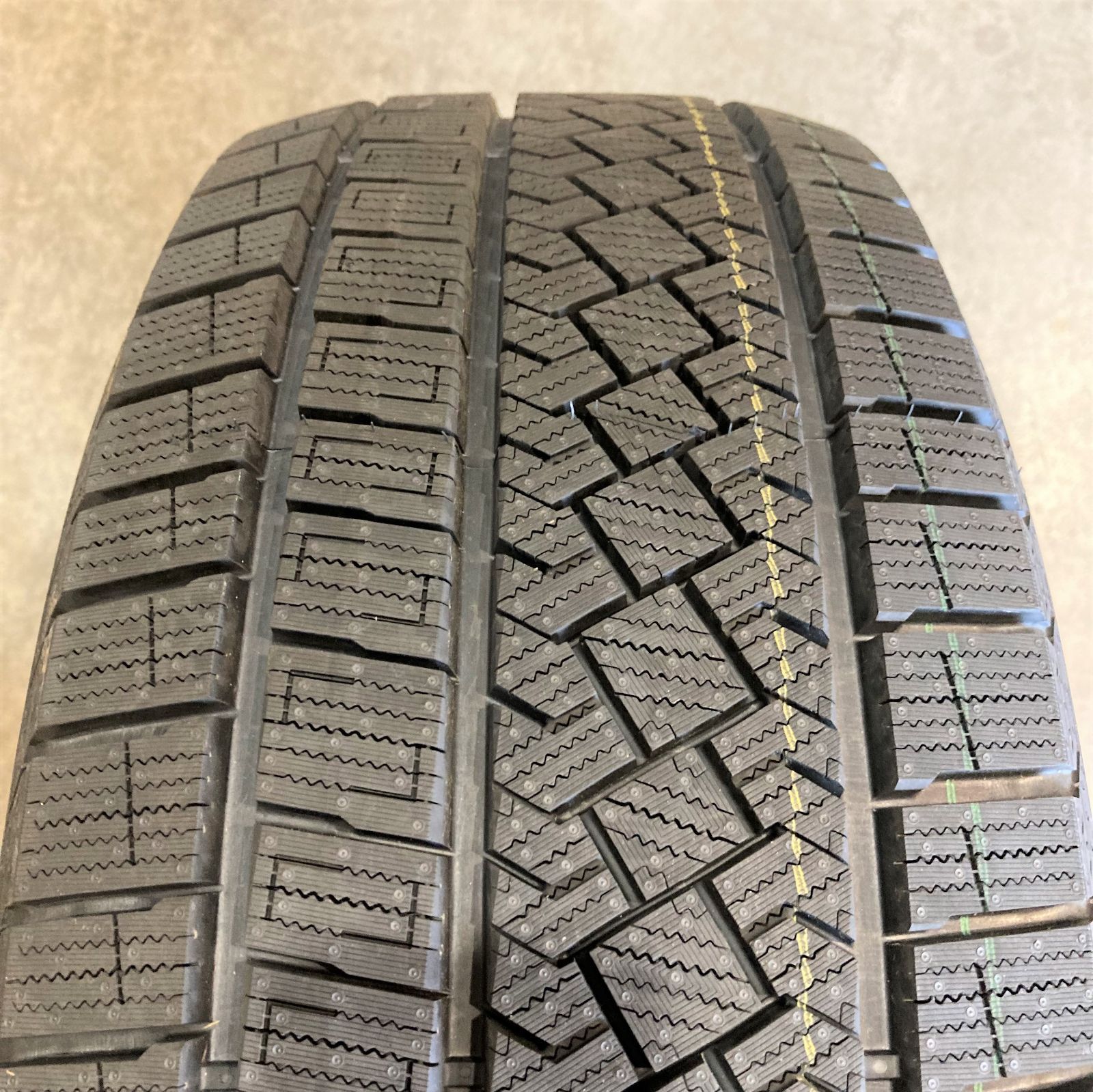 保管袋付き】235/50R18 スタッドレスタイヤ 2本セット 新品 ピレリ アイスゼロアシンメトリコ 2022年 MG0005-3 - メルカリ