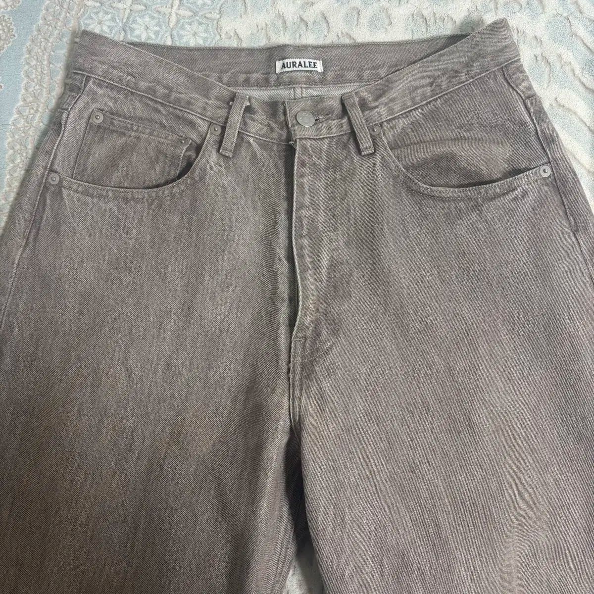 新品AURALEE オーラリーハードツイストデニムパンツブラウン30