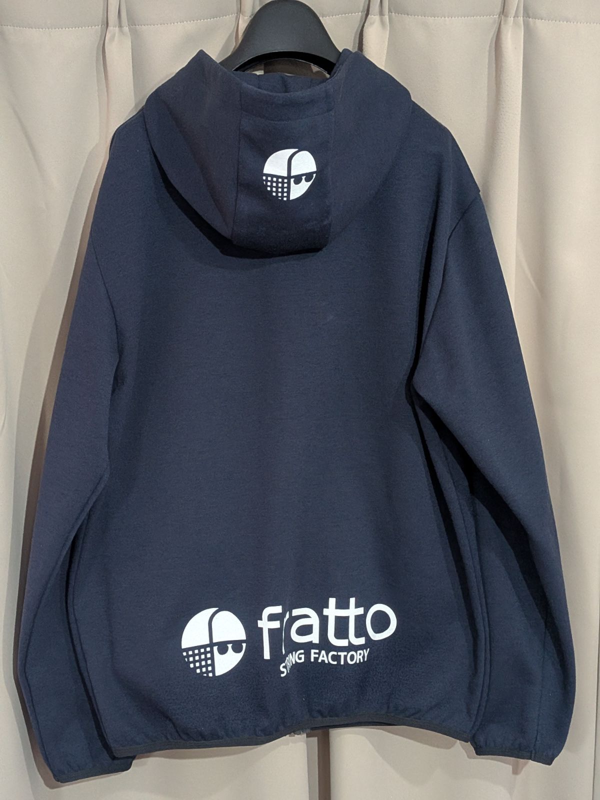 フラット fratto ジップパーカー L - メルカリ