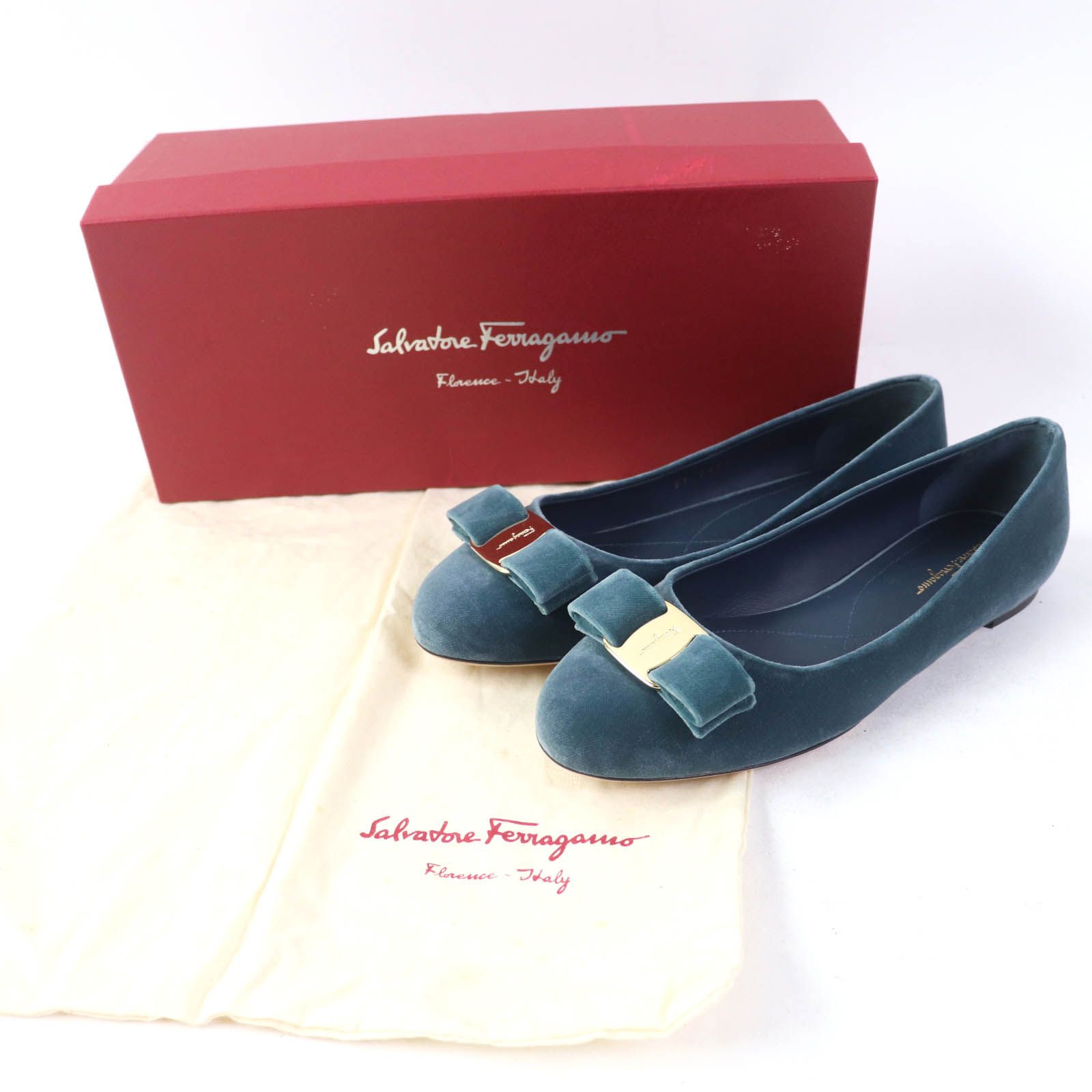 未使用品☆Salvatore Ferragamo サルヴァトーレフェラガモ ベロア 