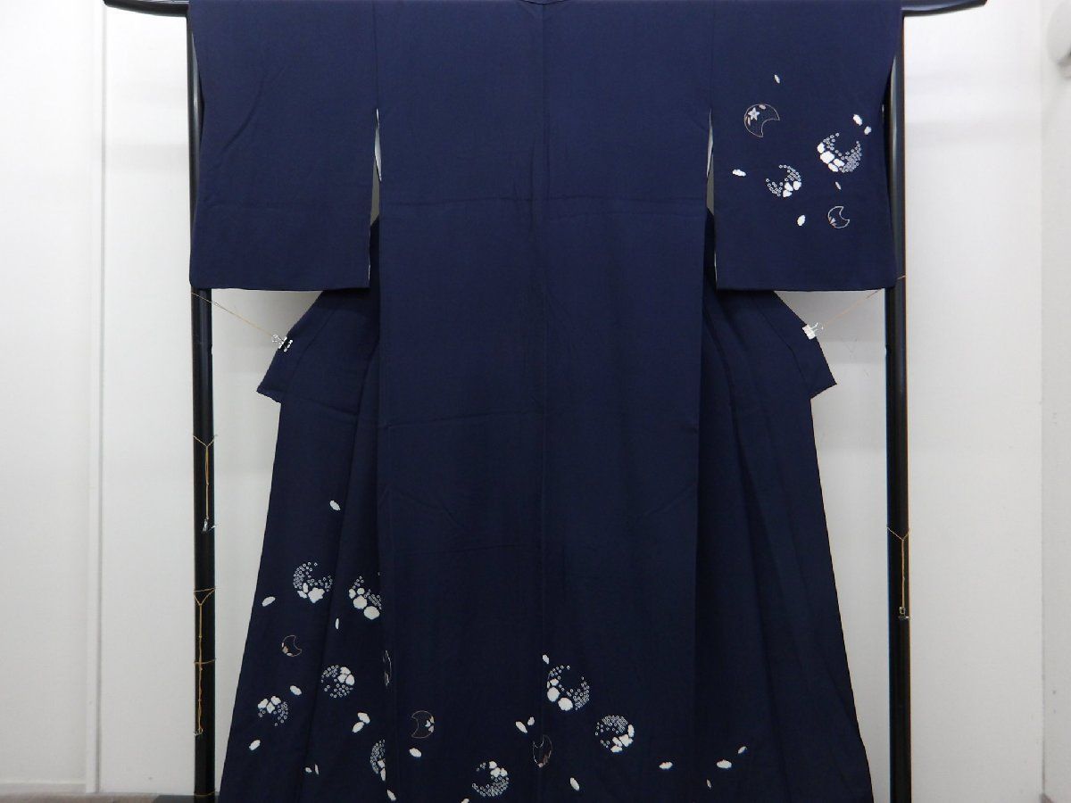 正絹　刺繍入り（御所車）付け下げ　身丈（肩から）157㎝ 正絹 刺繍入り（御所車）付け下げ 身丈（肩から）157㎝
