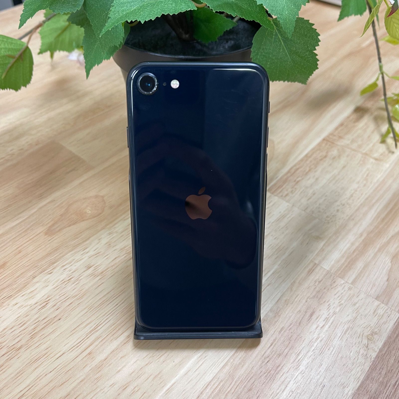 iPhone SE 第3世代 64GB