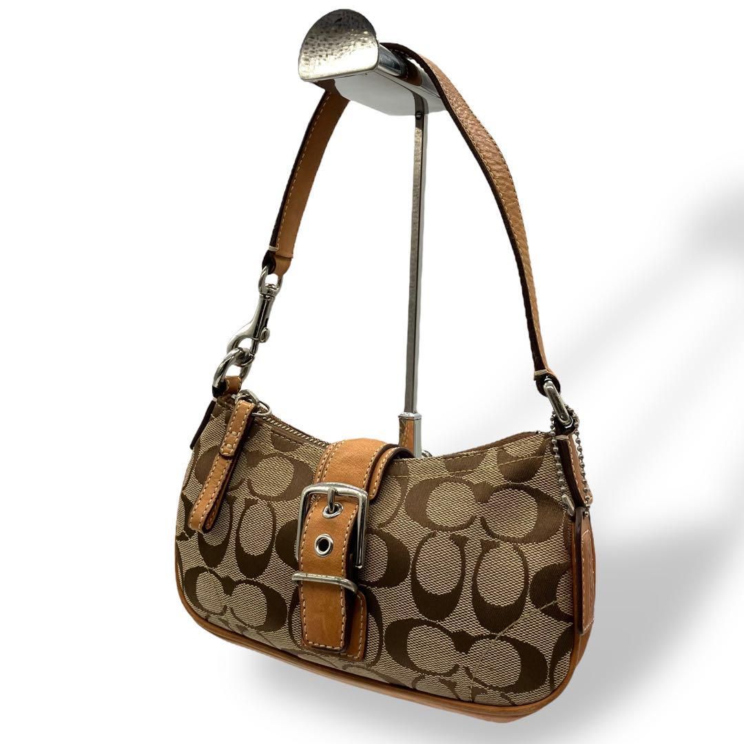 バッグ 1971 Coach Soho Hobo Signature handbag 1971 Coach Soho Hobo Signature handbag - メルカリ
