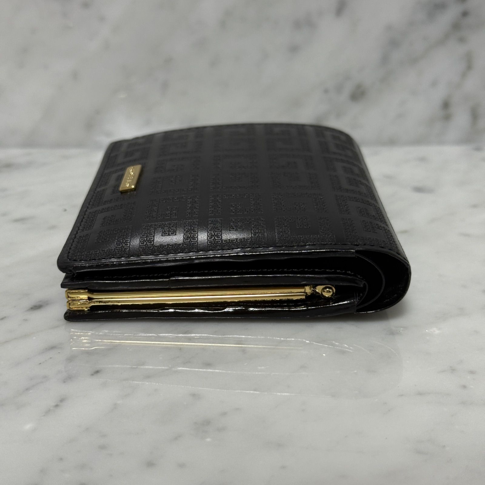 【良品】GIVENCHY 二つ折り財布 がま口 ブラック GIVENCHY がま口 2つ折財布 ブラック レザー 4Gロゴ ジバンシー がま口