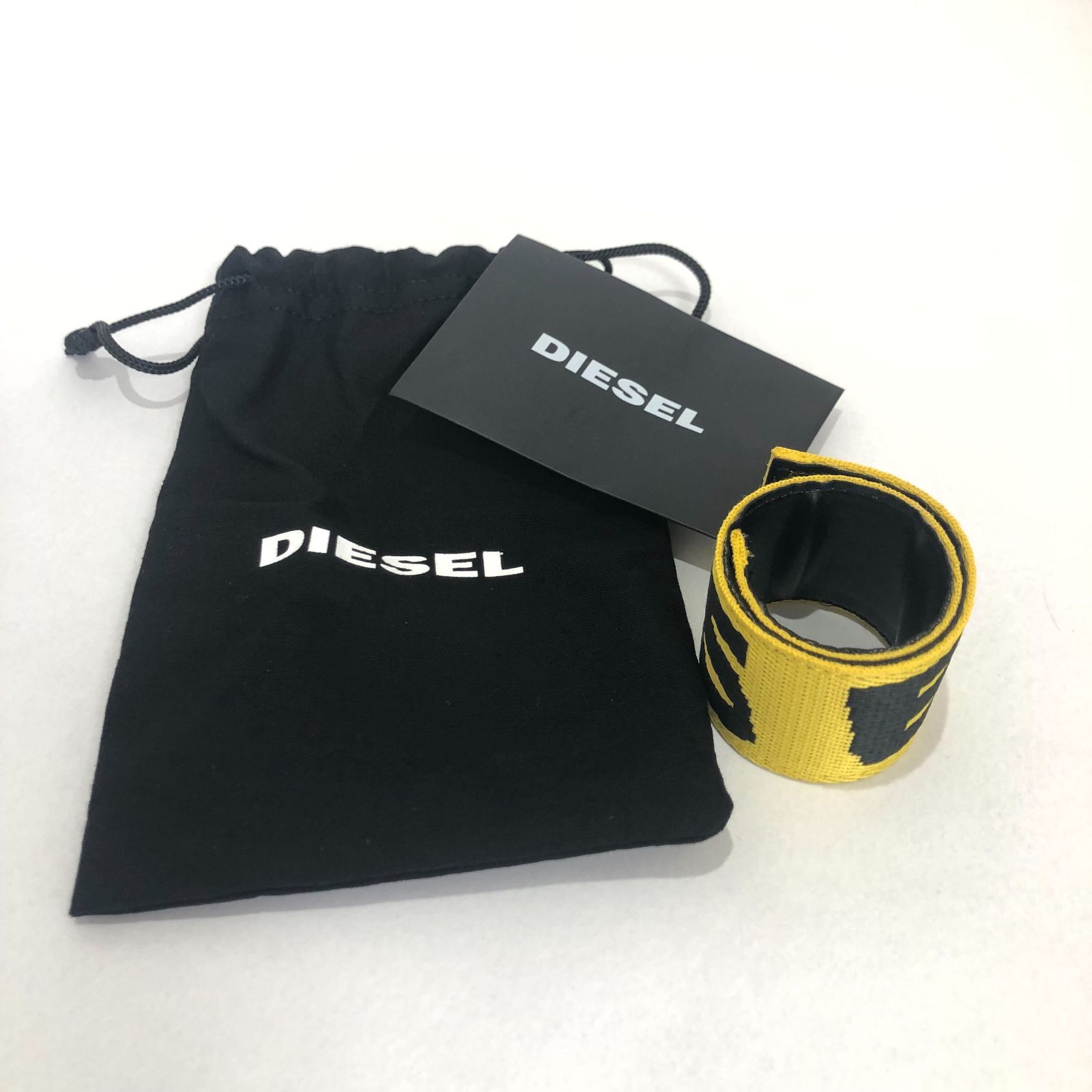 【新品未使用】DIESEL ディーゼル ブレスレット バングル ロゴ イエロー 黄色 ブラック 黒 メンズ レディース ユニセックス 男女兼用 牛革 レザー