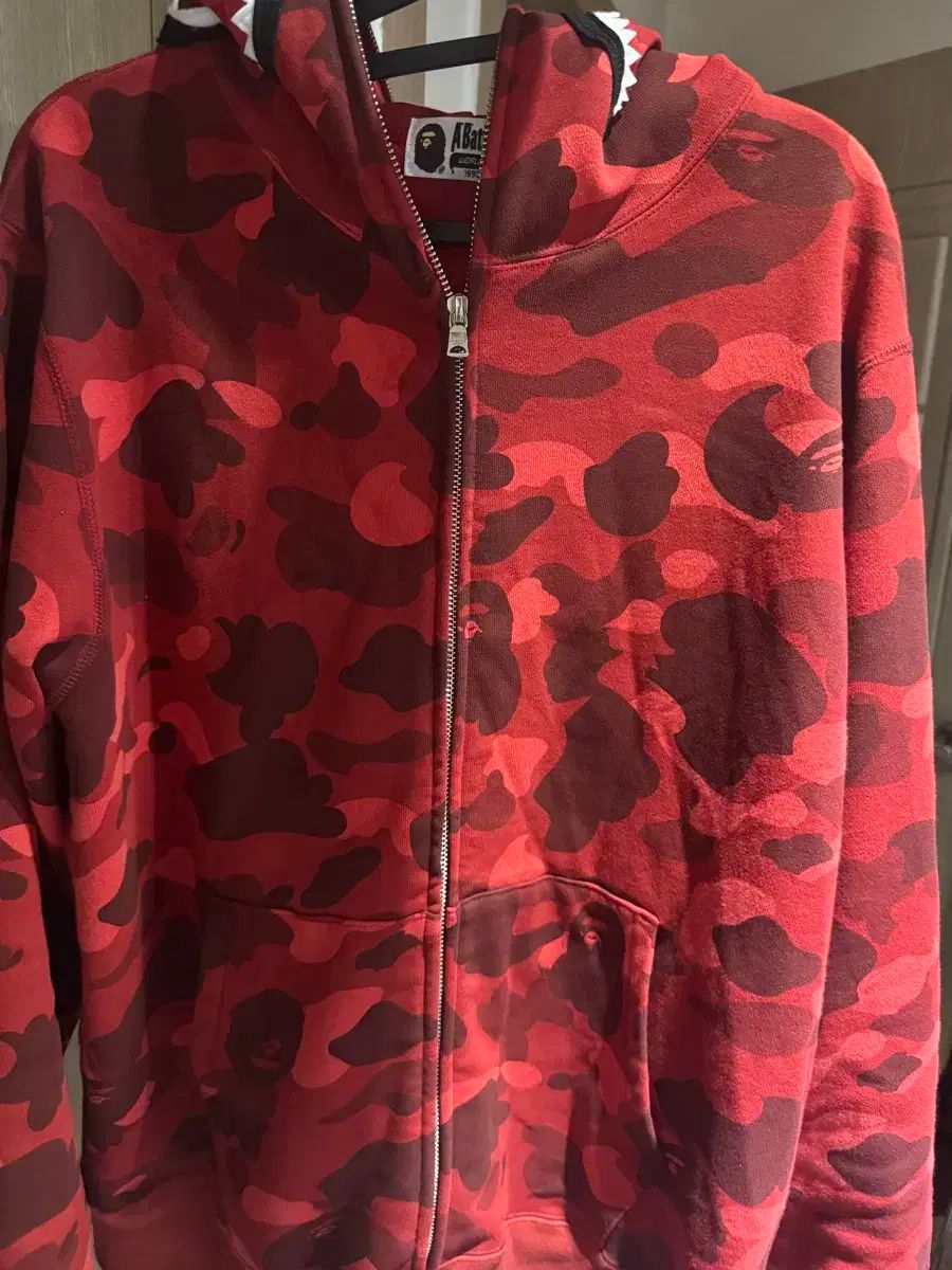 A BATHING APE アベイシングエイプ フード付き ジップアップパーカー