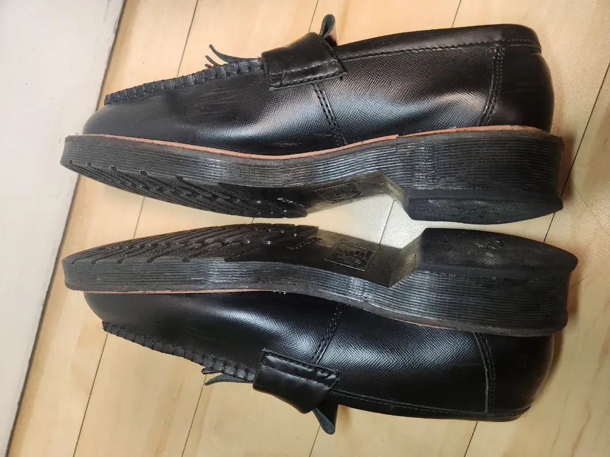 ADRIAN イエローステッチ ドクターマーチン タッセルローファー Dr