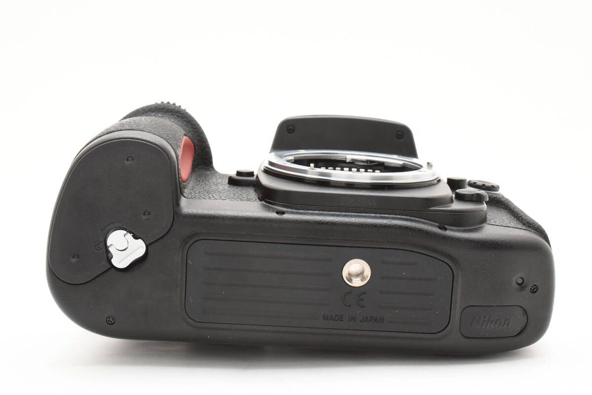 ■完動品　Nikon F100　フィルム 一眼レフ ボディ 極上品！ Nikon ニコン F100 ボディ フィルムカメラ