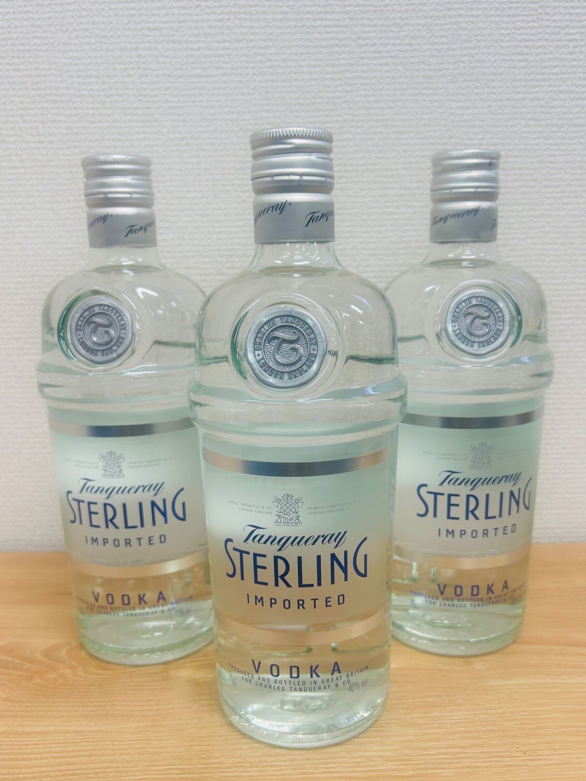 ︎ 未開栓 3本セット タンカレー スターリング ウォッカ 750ml