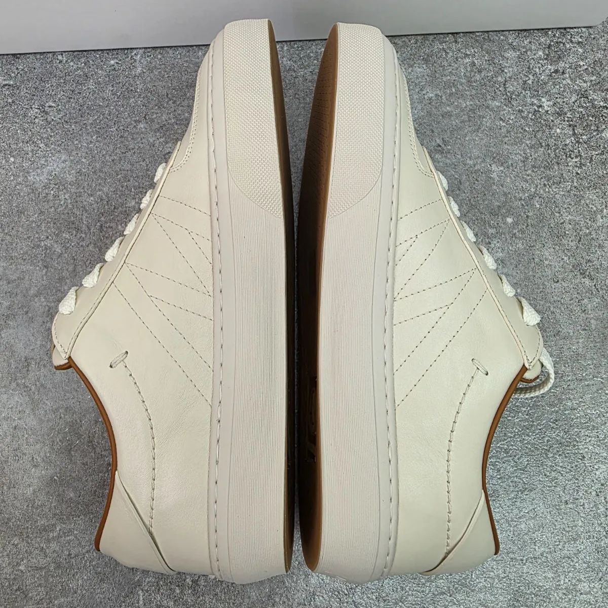 ☆ 新品・未使用品 定価11万 MONCLER(モンクレール) Monclub