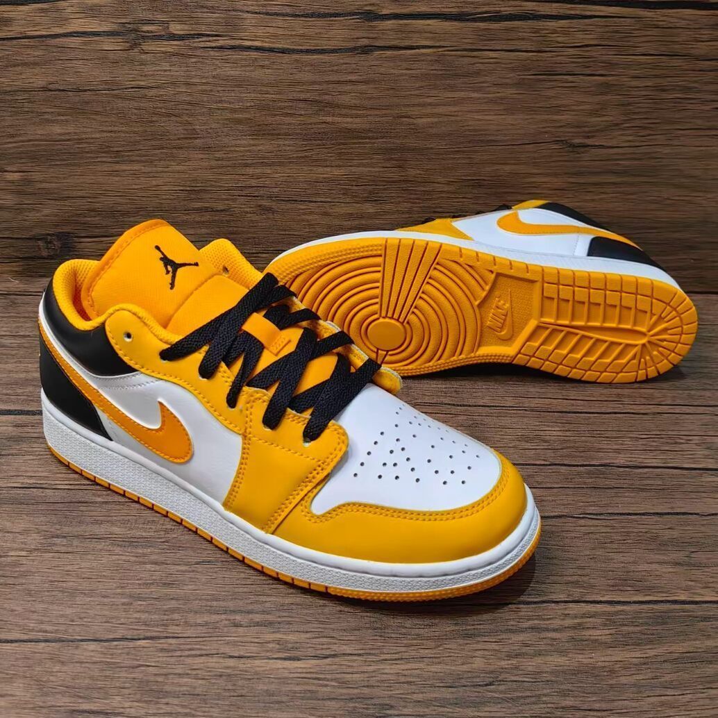 NIKE GS AIR JORDAN 1 LOW TAXI ナイキ GS エアジョーダン1 ロー タクシー 553560-701 - メルカリ