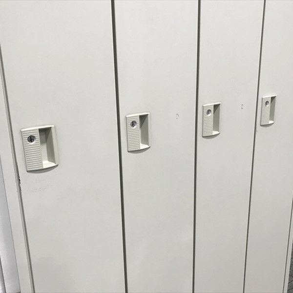 鍵付き 更衣ロッカー