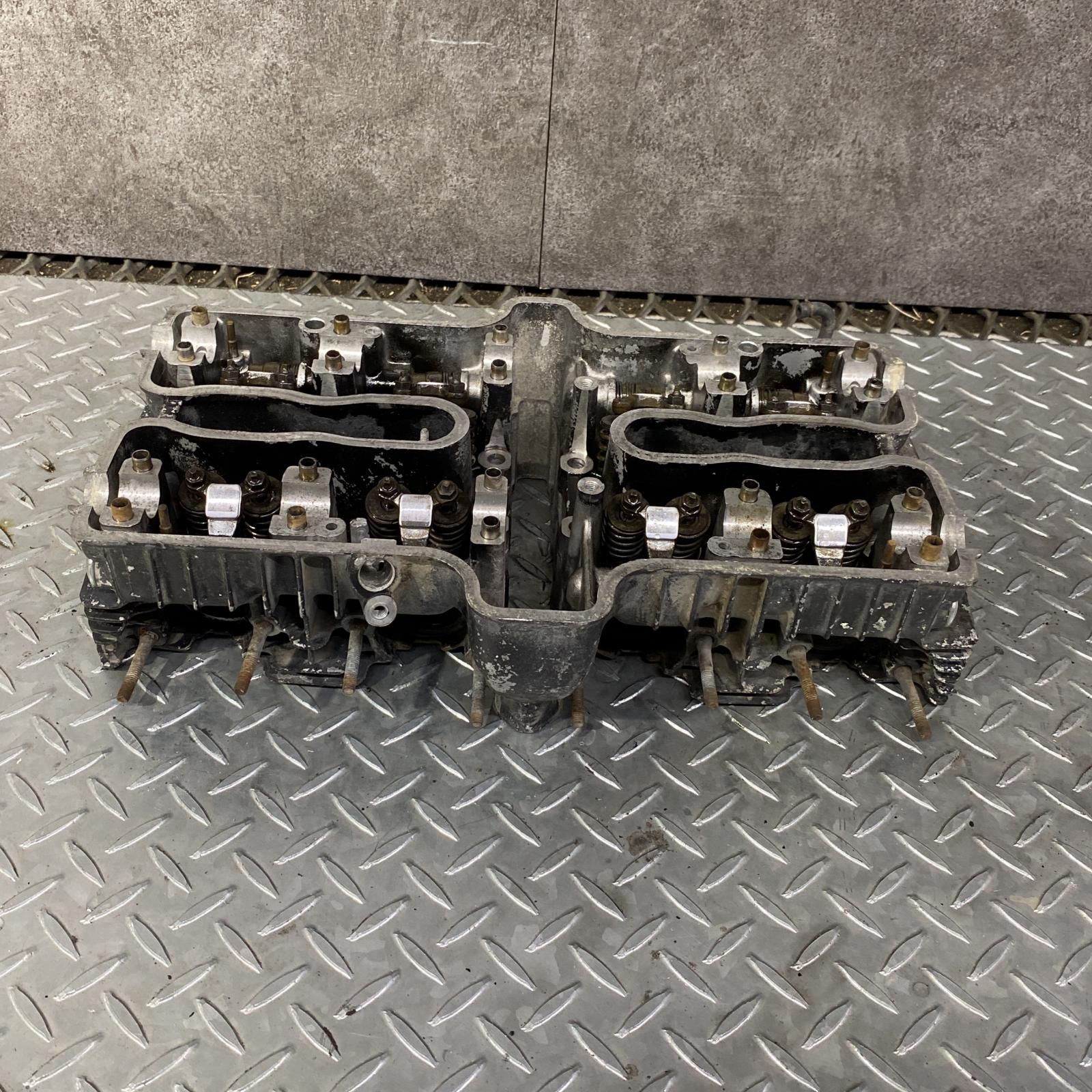 cbx400fシリンダーヘット 滋賀県 T様 CBX400F シリンダーヘッド前ボルト除去 : Deep Field