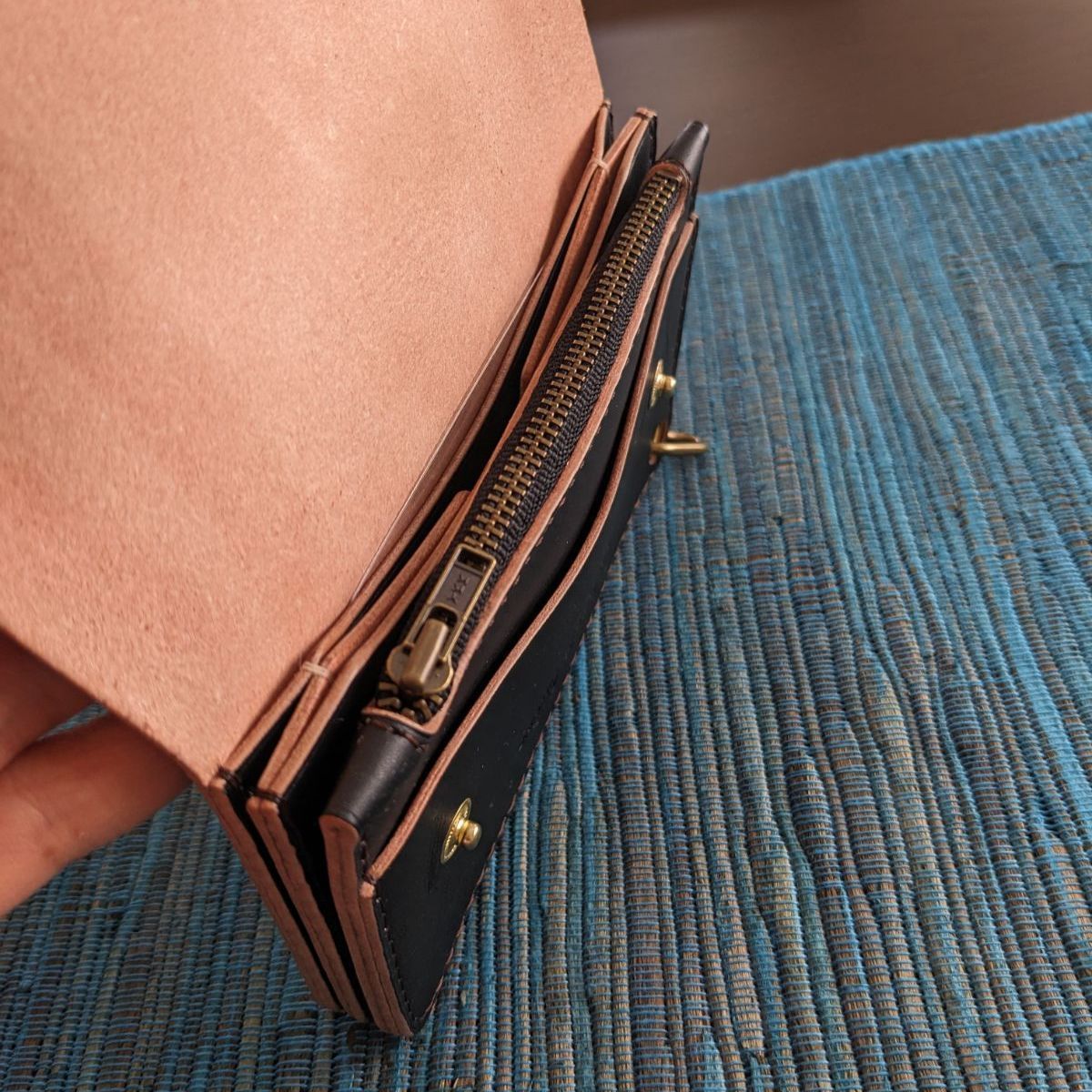 ミドルトラッカーウォレット (丘染め) ③ 黒 - メルカリ