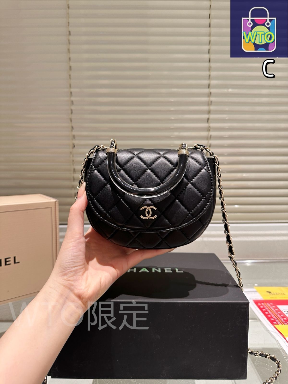 25C【ゴールドチェーンがアクセント♪】CHANEL バッグ 今日特価】CHANEL 25c Early Spring Black Gold Chain Handle