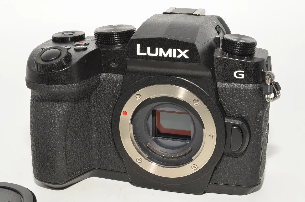 新品級の極上美品 Panasonic LUMIX G99 ボディ DC-G99H 新品級の極上美品 Panasonic LUMIX G99 ボディ DC-G99H パナソニック