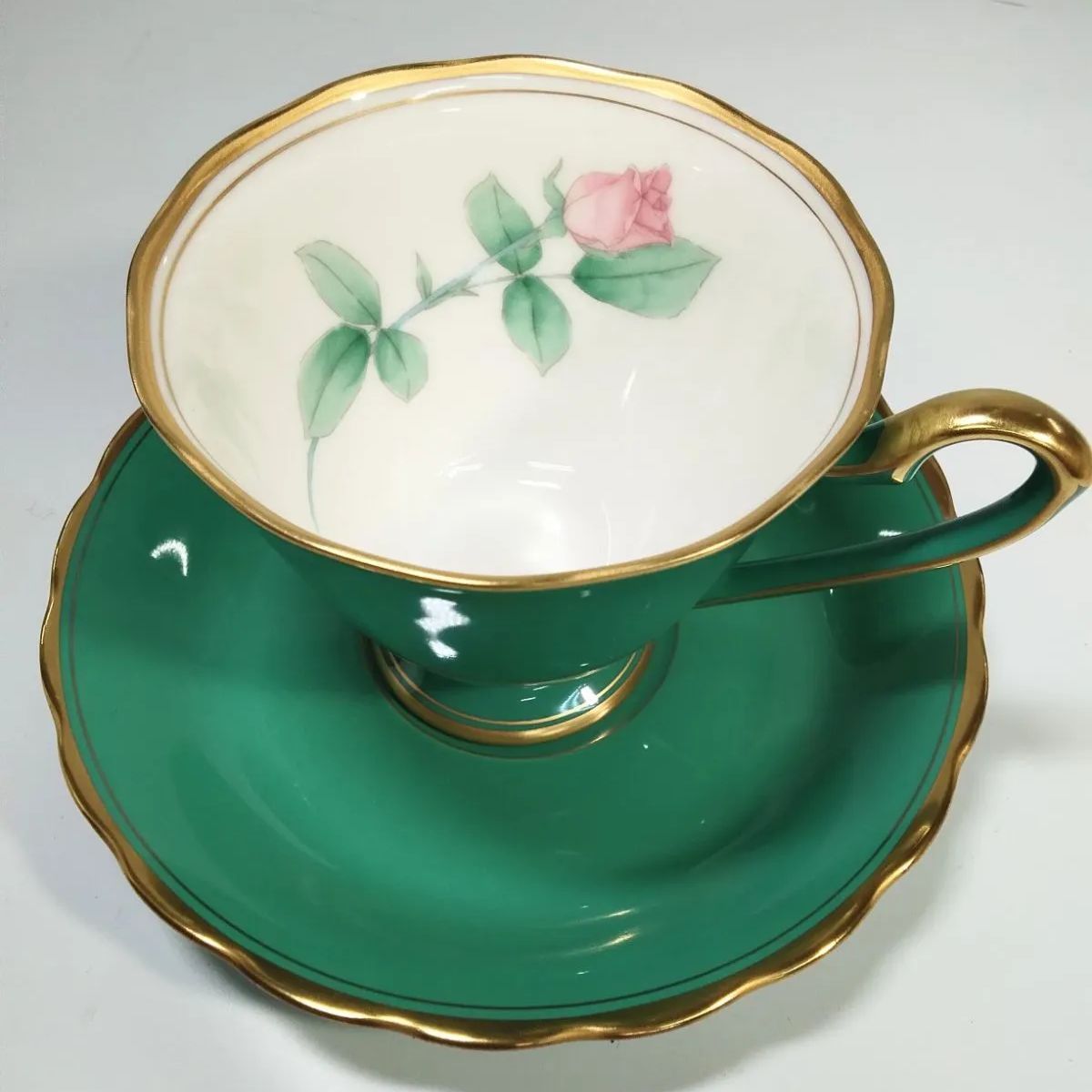 カップ-ソーサー