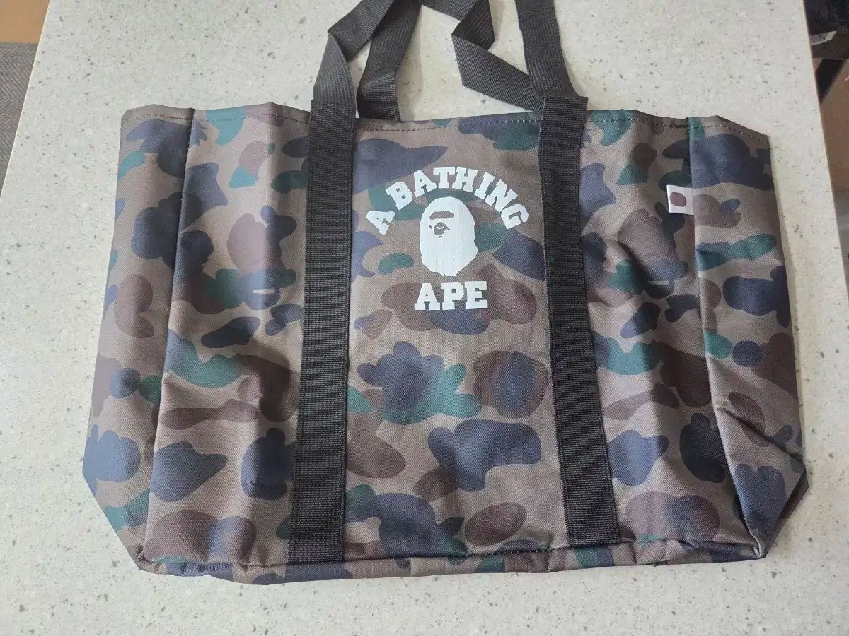 A BATHING APE カモフラージュ トートバッグ 希少 A BATHING APE エイプ カモフラージュ トートバッグ 迷彩