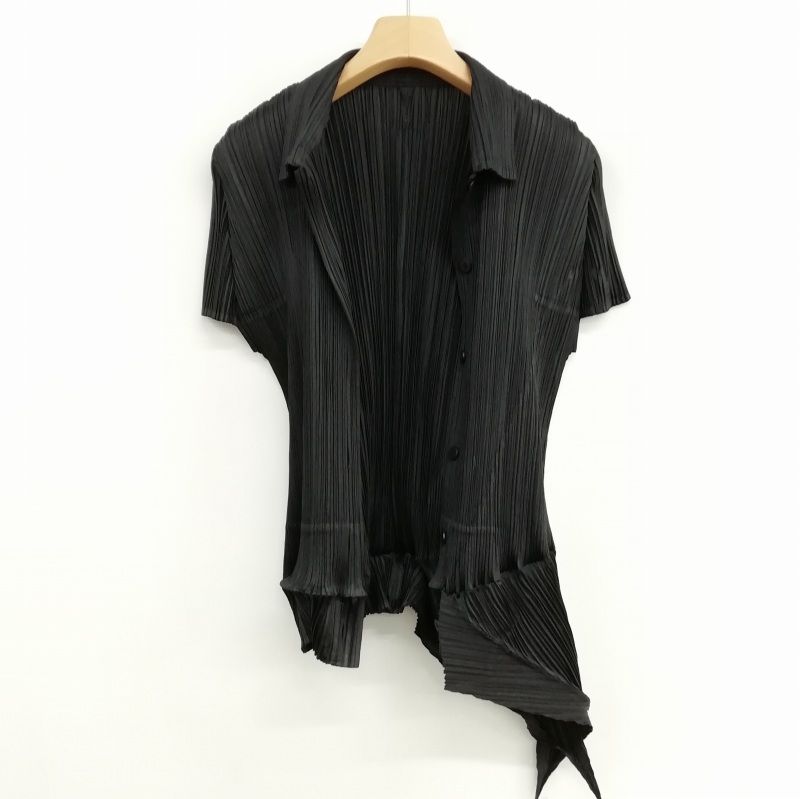 イッセイミヤケ黒 プリーツプリーズ フレンチスリーブ ブラウス