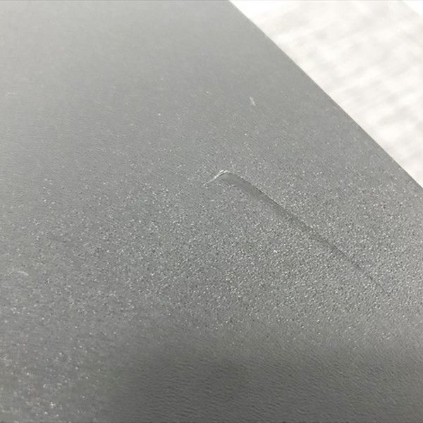 ブラック