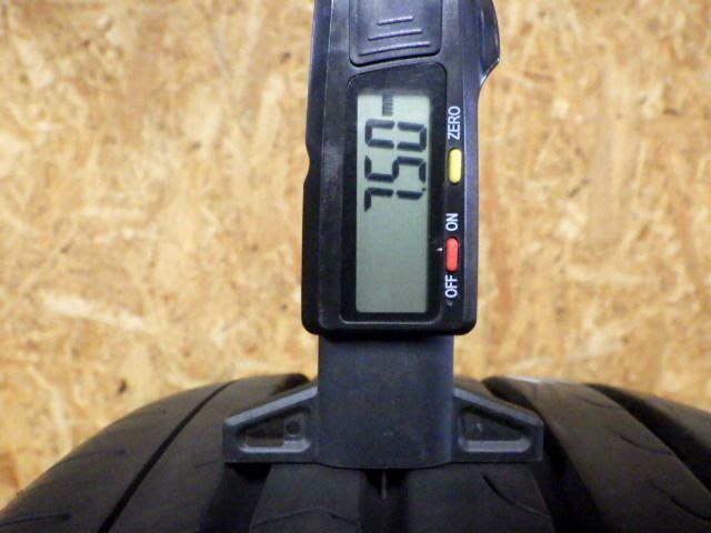 約8.5部山◆YOKOHAMA BluEarth-RV-03