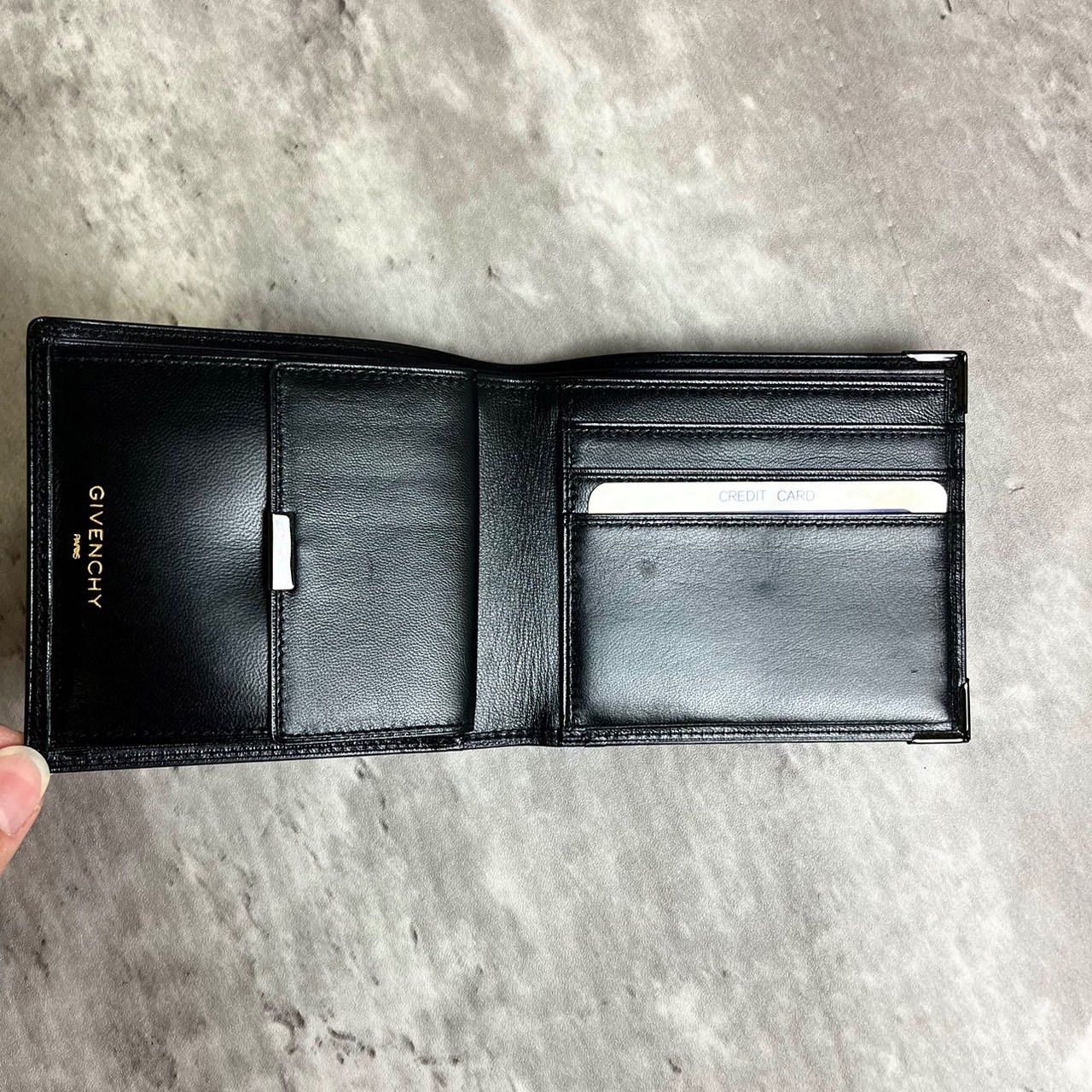 極美品✨ GIVENCHY 折り財布 4Gロゴ ブラック レザー 型押し