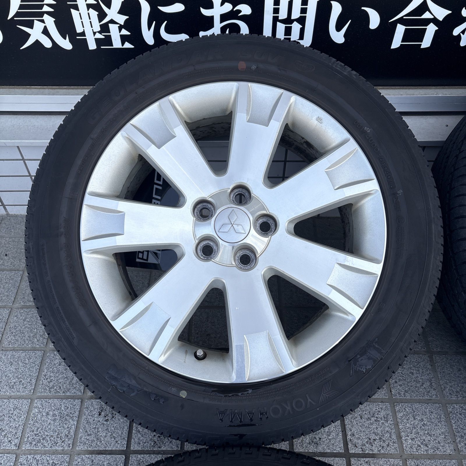 送料込み　三菱　デリカD5 純正ホイール　スタッドレス　ヨコハタイヤ　SUV 送料込み 三菱 デリカD5 純正ホイール スタッドレス ヨコハタイヤ SUV