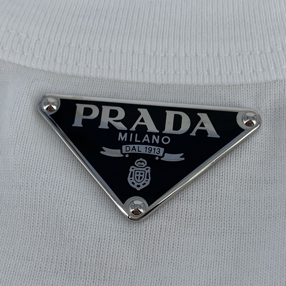 PRADAプラダ　ジャージーリブニットタンクトップス　ロゴプレート 36 ブラック リブニット ジャージー タンクトップ | PRADA