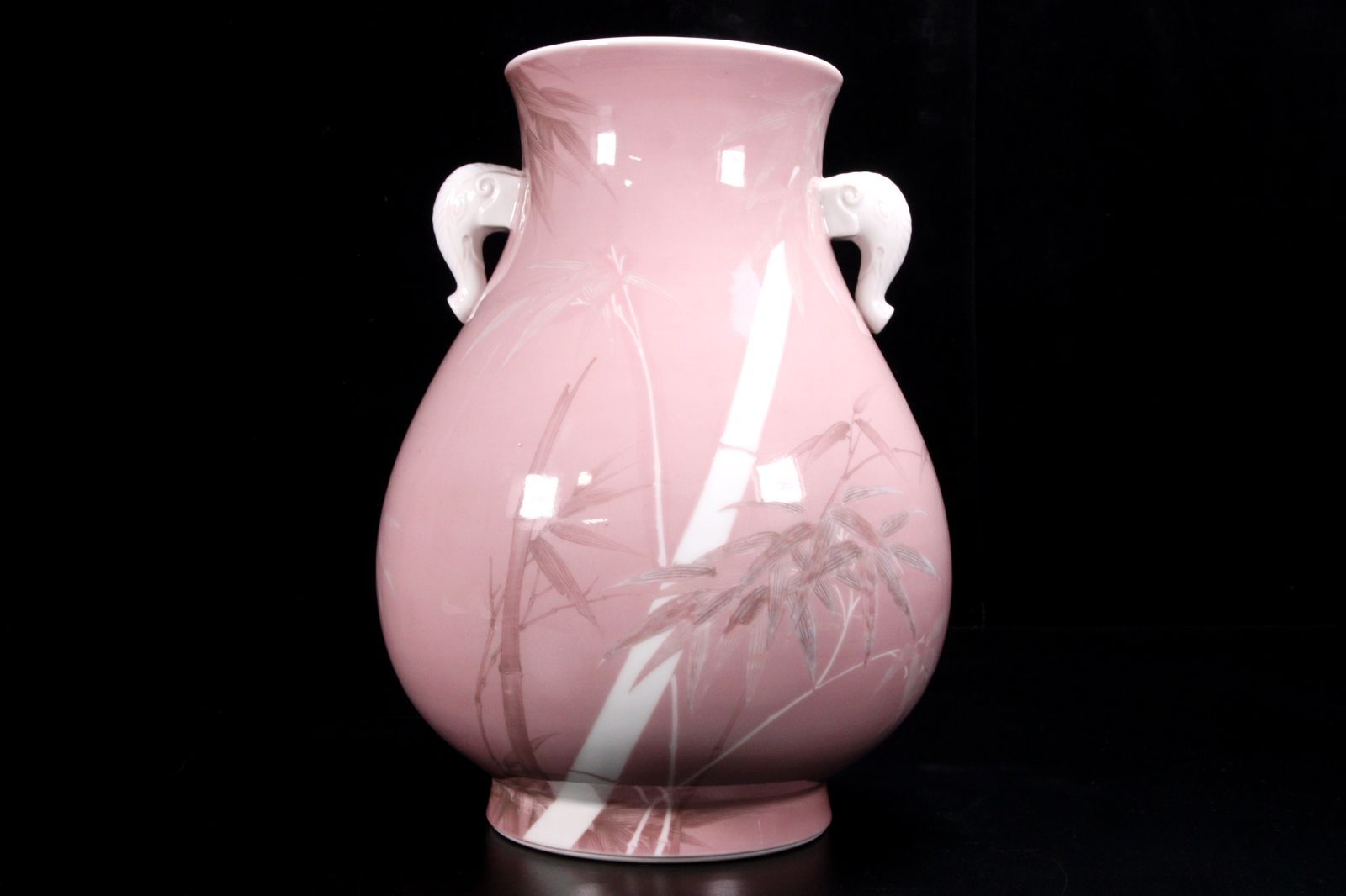 唐物 粉緑釉暗刻龍紋太白尊 大清康煕年製 款 中国美術 古玩 SN664 唐物 粉緑釉暗刻龍紋太白尊 大清康煕年製 款 中国美術 古玩 SN664