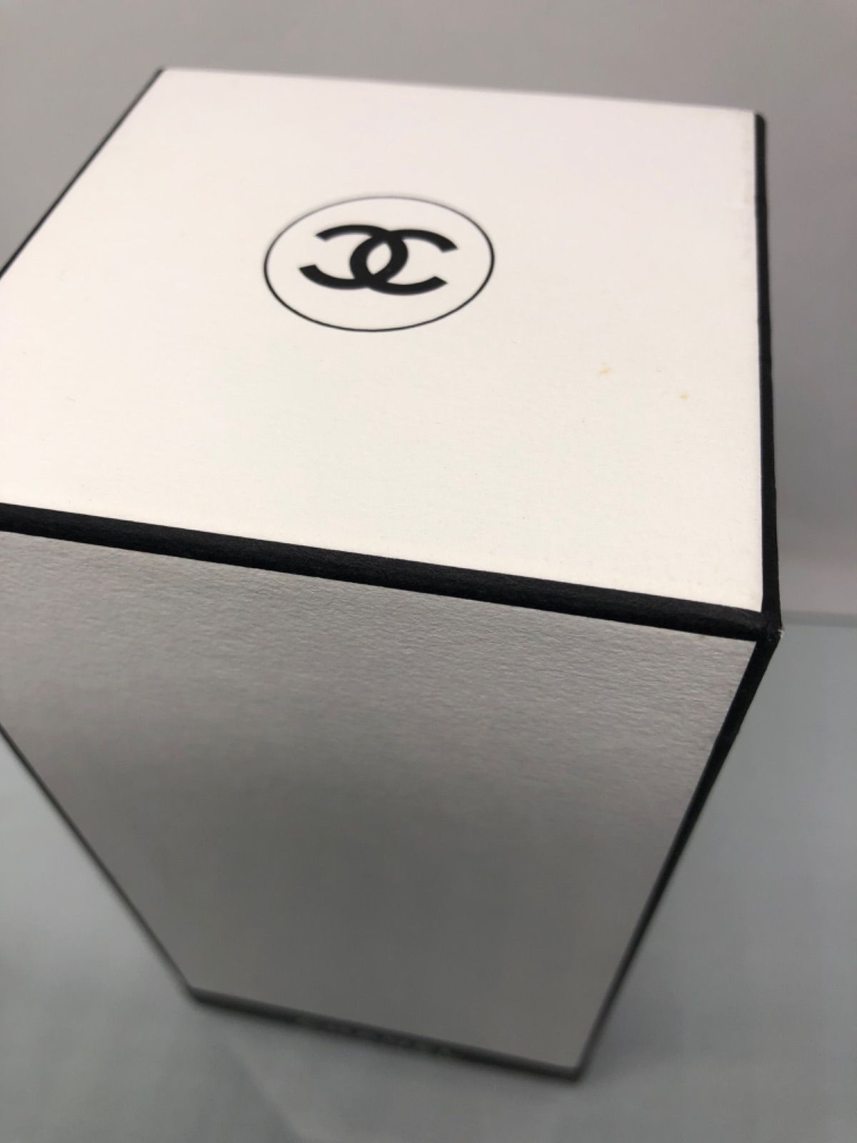 【美品】CHANEL 1957 ヴァポリザター　200ml 1957 オードゥ パルファム（ヴァポリザター) – レ