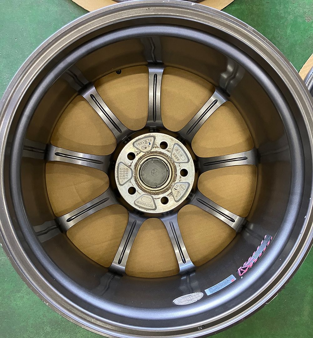 中古美品 4本 エンケイ PF09 18インチ 8J 50 PCD112 5穴 ENKEI