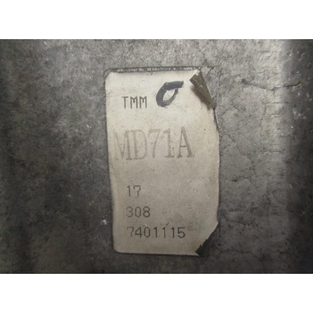 5速マニュアルミッション