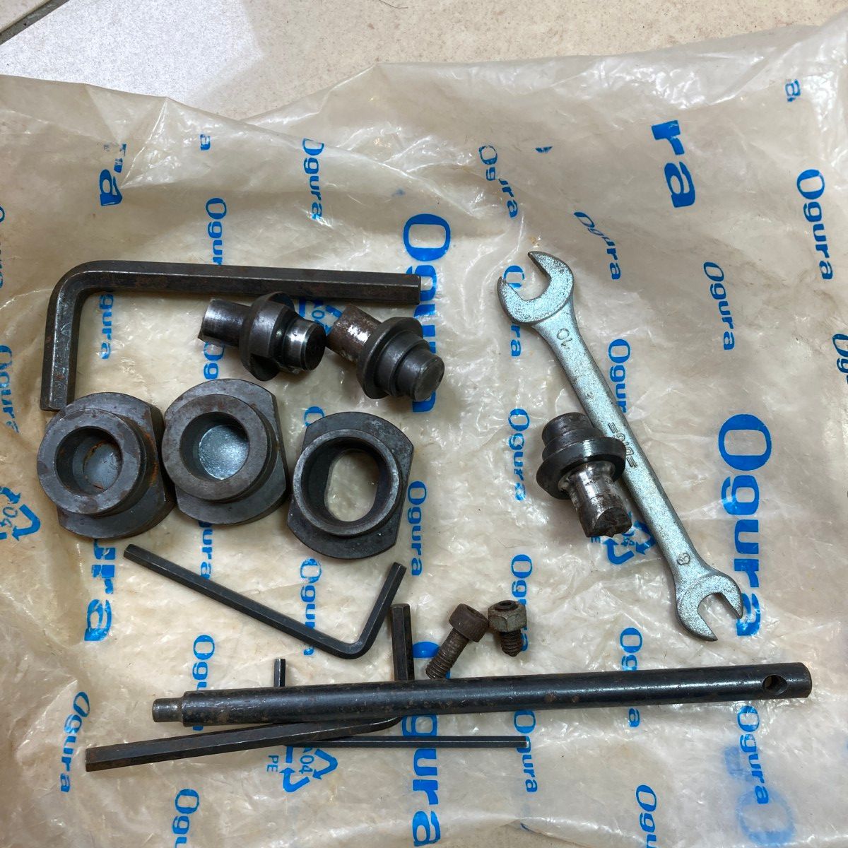 電動油圧式パンチャー