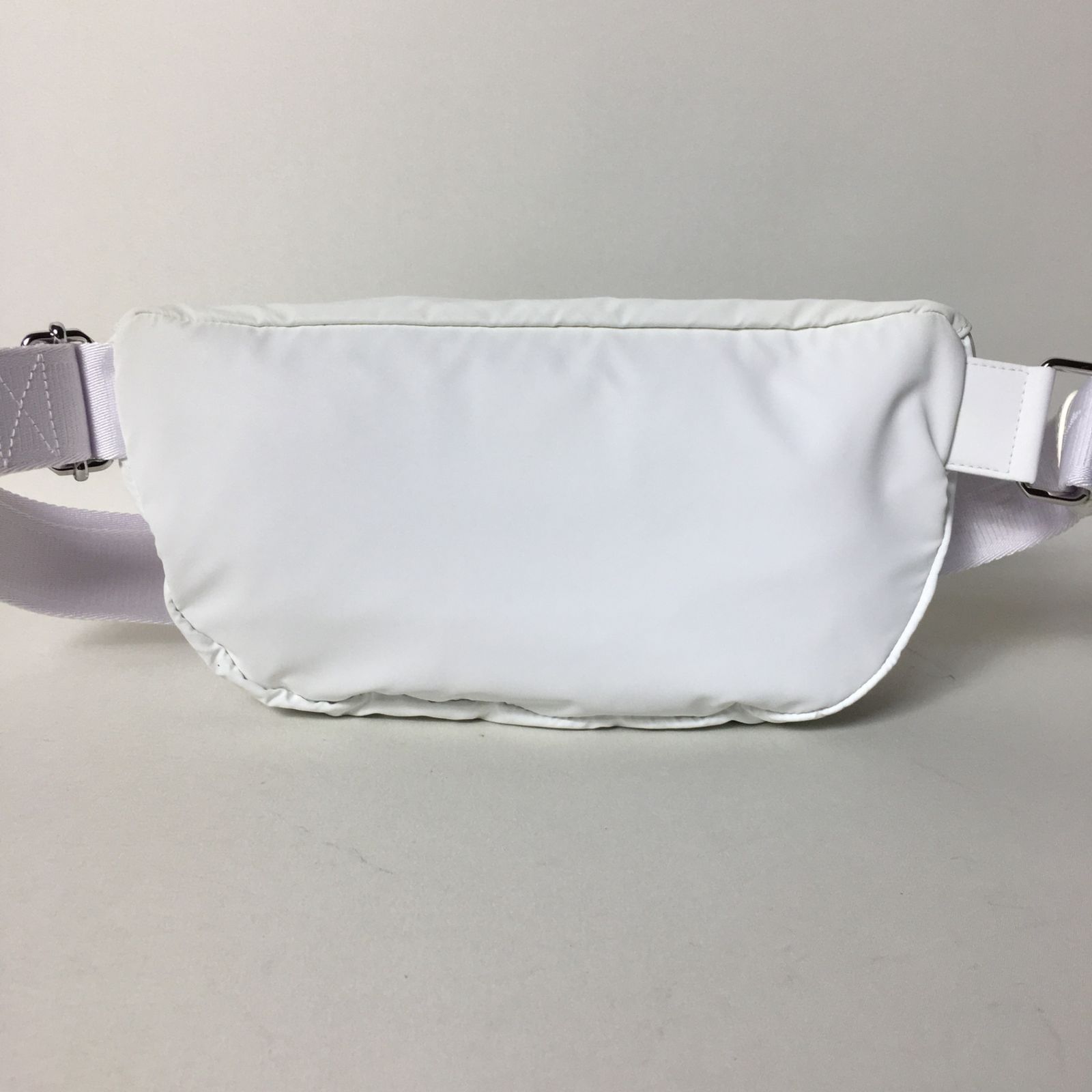 2505-169｜美品｜ジバンシィ ボディバッグ ナイロン ホワイト - メルカリ