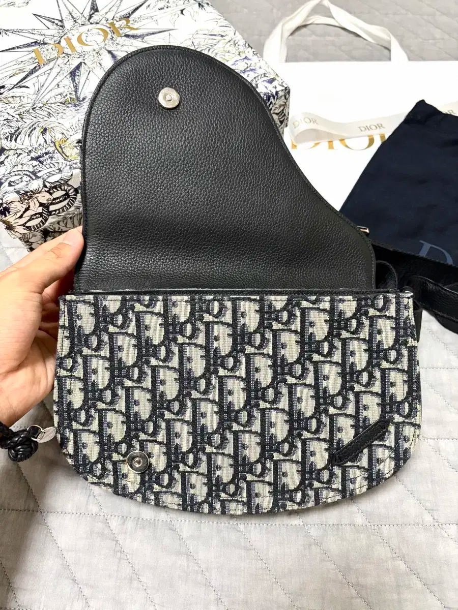 ディオール オブリーク クロスバック KARIMZIABAT_FR