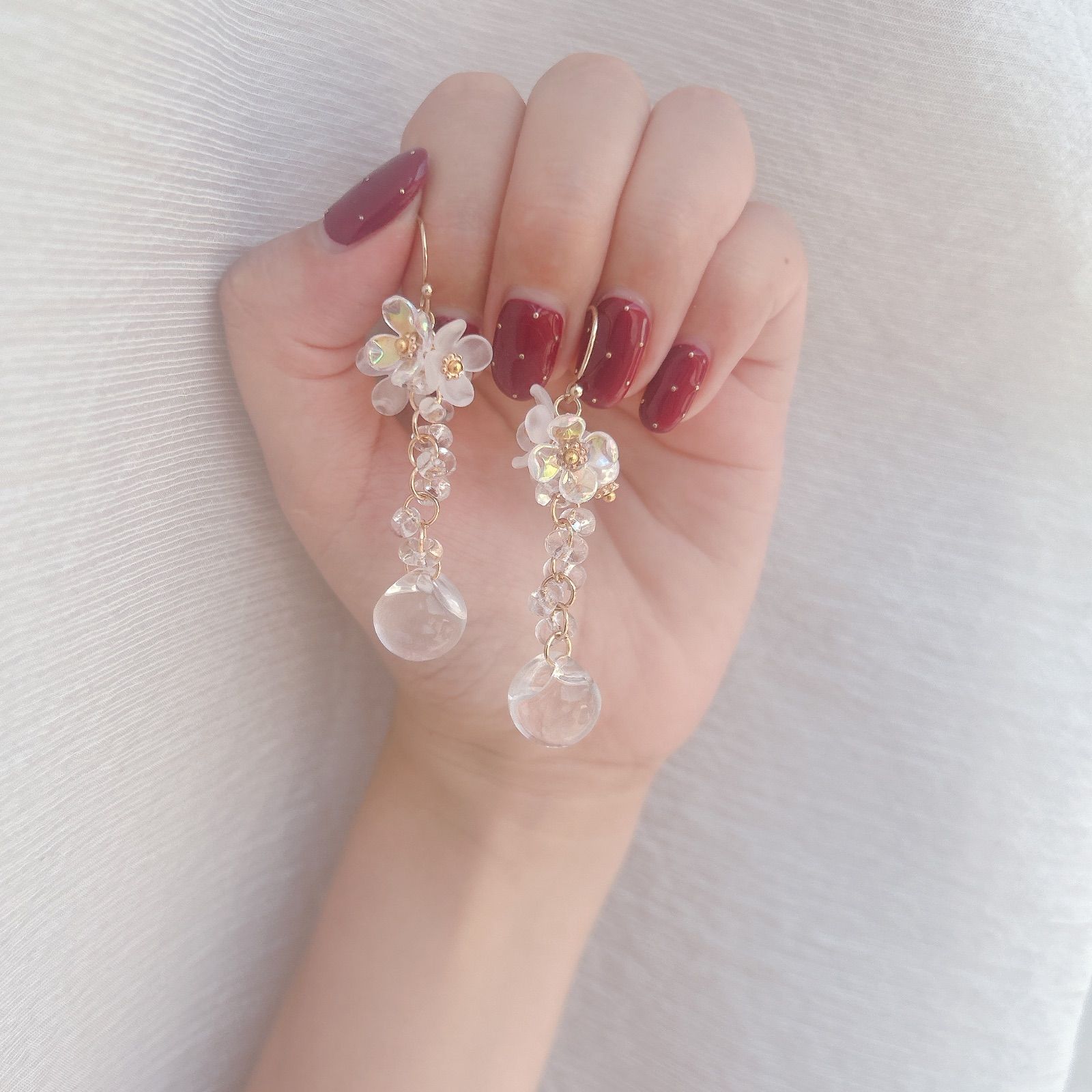 【028】ハンドメイド　ピアス　イヤリング　フックピアス　ネジバネ式イヤリング　大ぶりアクセサリー　お花　ゆらゆら