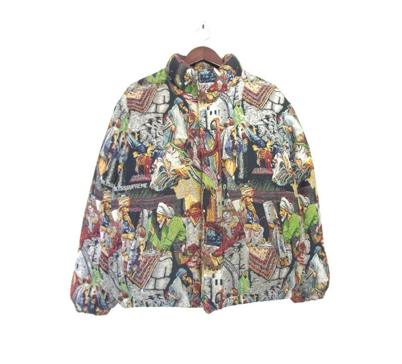 シュプリーム Supreme × ブレス BLESS ■ 23AW 【 Tapestry Down Puffer Jacket 】 タペストリー  ダウン パファー ジャケット　33478