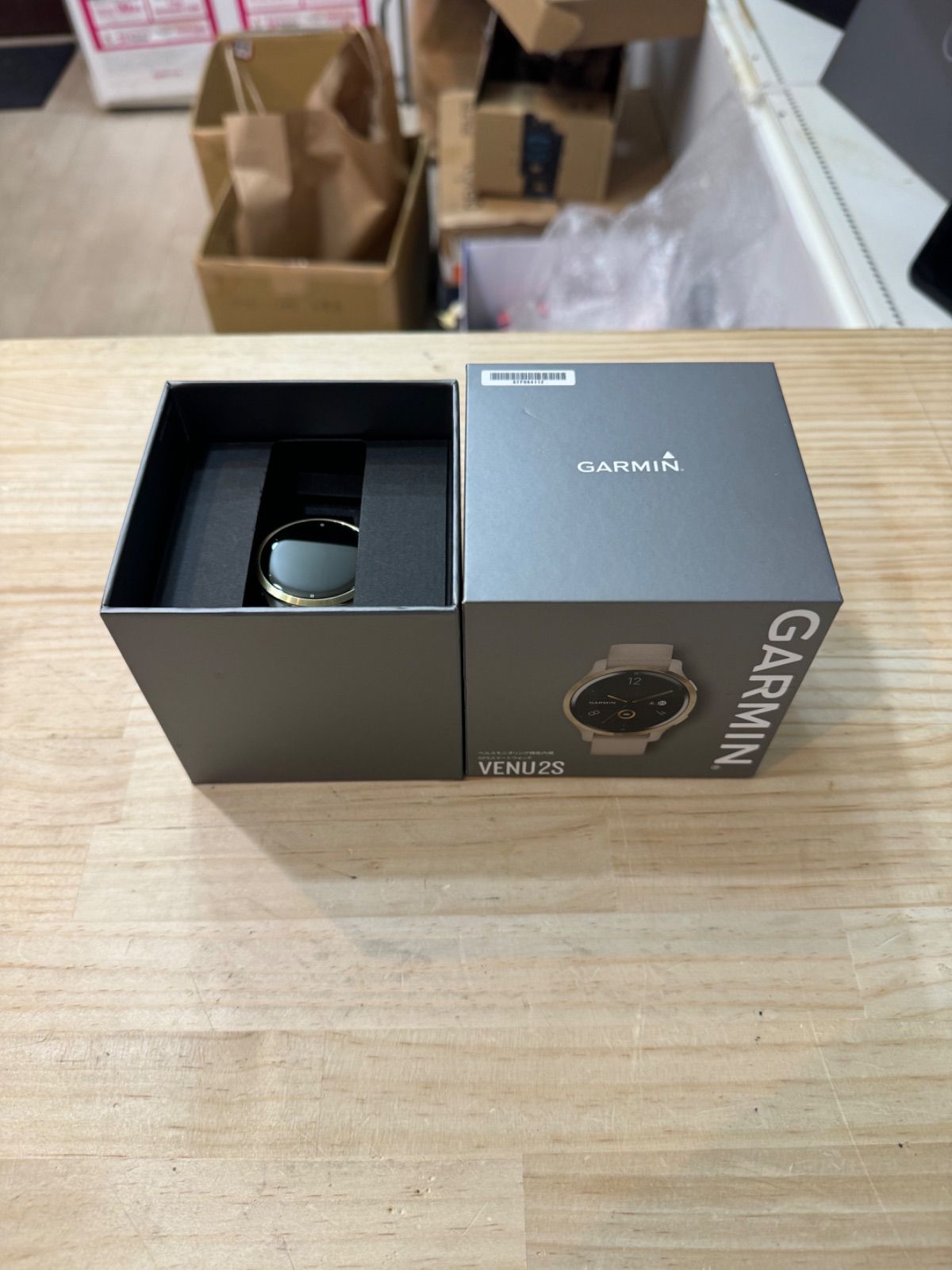 中古ガーミン(GARMIN) スマートウォッチ GPS Venu 2S Light Sand/Light Gold【日本正規品】 010-02429-61 小 ベージュ