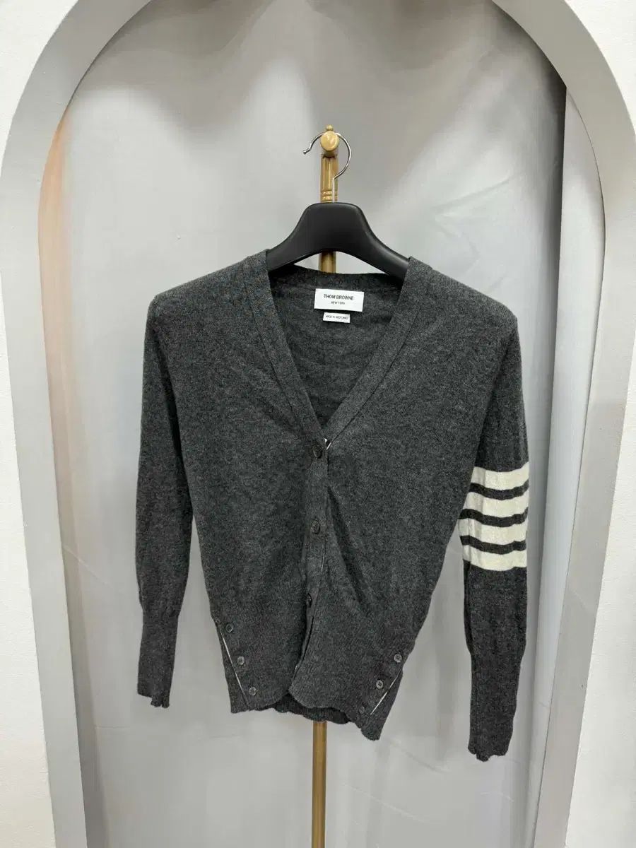 デパート ほぼ Thom Browne トム ブラウン カシミヤ カーディガン 44 サイズ