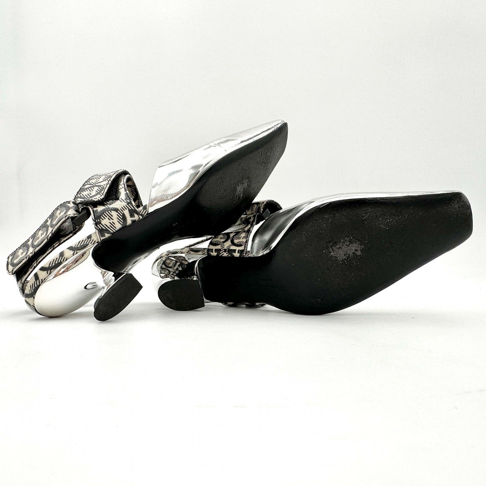 エナメル シルバー