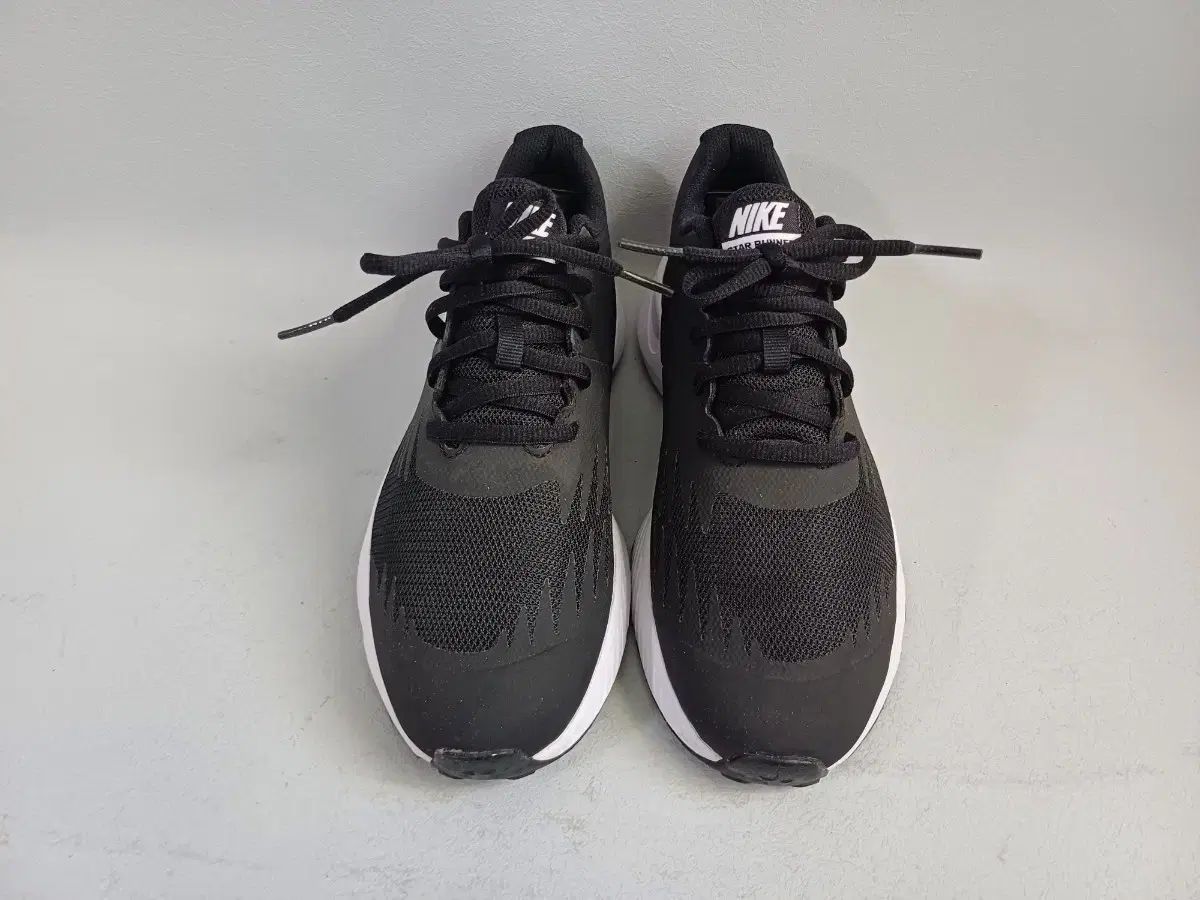 【雷市場（ポンジャン）商品韓国直送】 NIKE(ナイキ) ウィメンズ スターランナー ランニングシューズ 235mm 出品
