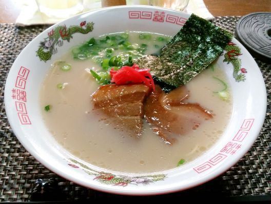 New 九州仕立て 即席ラーメン とんこつ味　 液体スープ付き