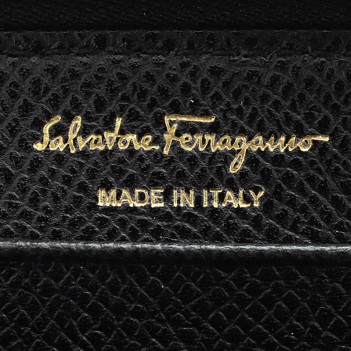 新品 フェラガモ FERRAGAMO 長財布 ジップアラウンドウォレット ネロ FERRAGAMO（フェラガモ） 財布 ラウンドファスナー 長財布 レディース
