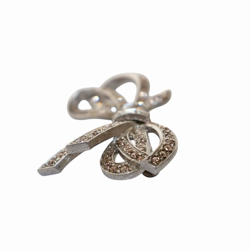 FOXEY/フォクシー、リボンブローチ、ラインストーン、シルバーカラー