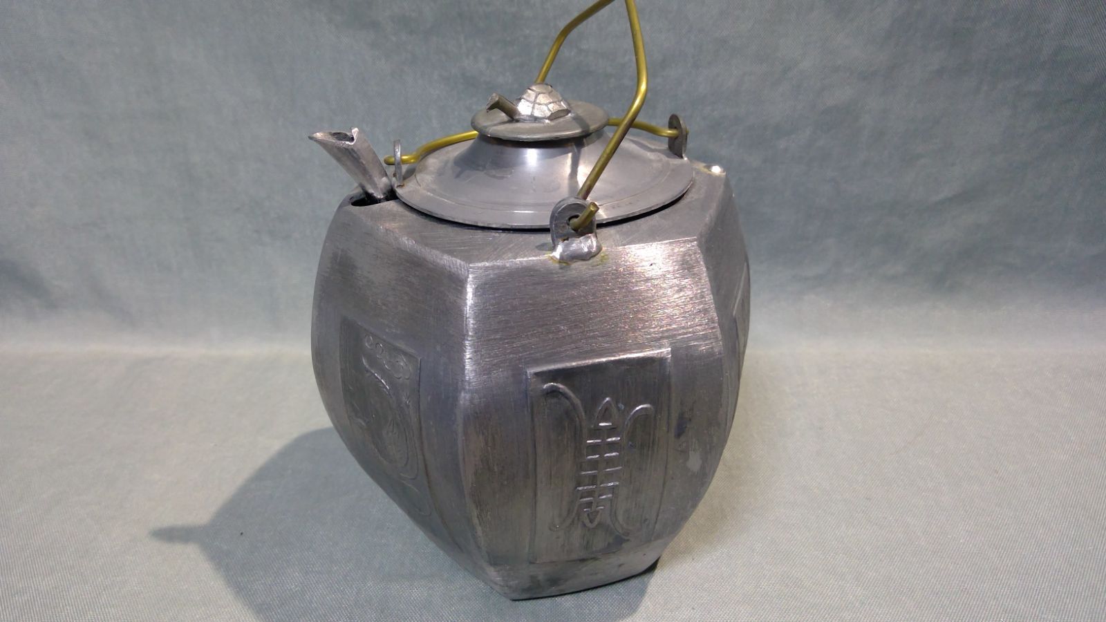 2396  中国酒器　六角チロリ　錫製  骨董品 中国酒器 酒入 六角チロリ 錫製 骨董品 変色あり - メルカリ