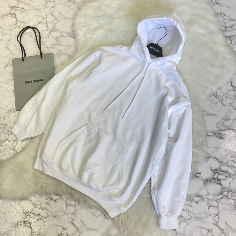 【超鉄板モデル】バレンシアガ☆ バックプリントロゴ入りパーカー　ホワイト. 超鉄板モデル】バレンシアガ☆ バックプリントロゴ入りパーカー