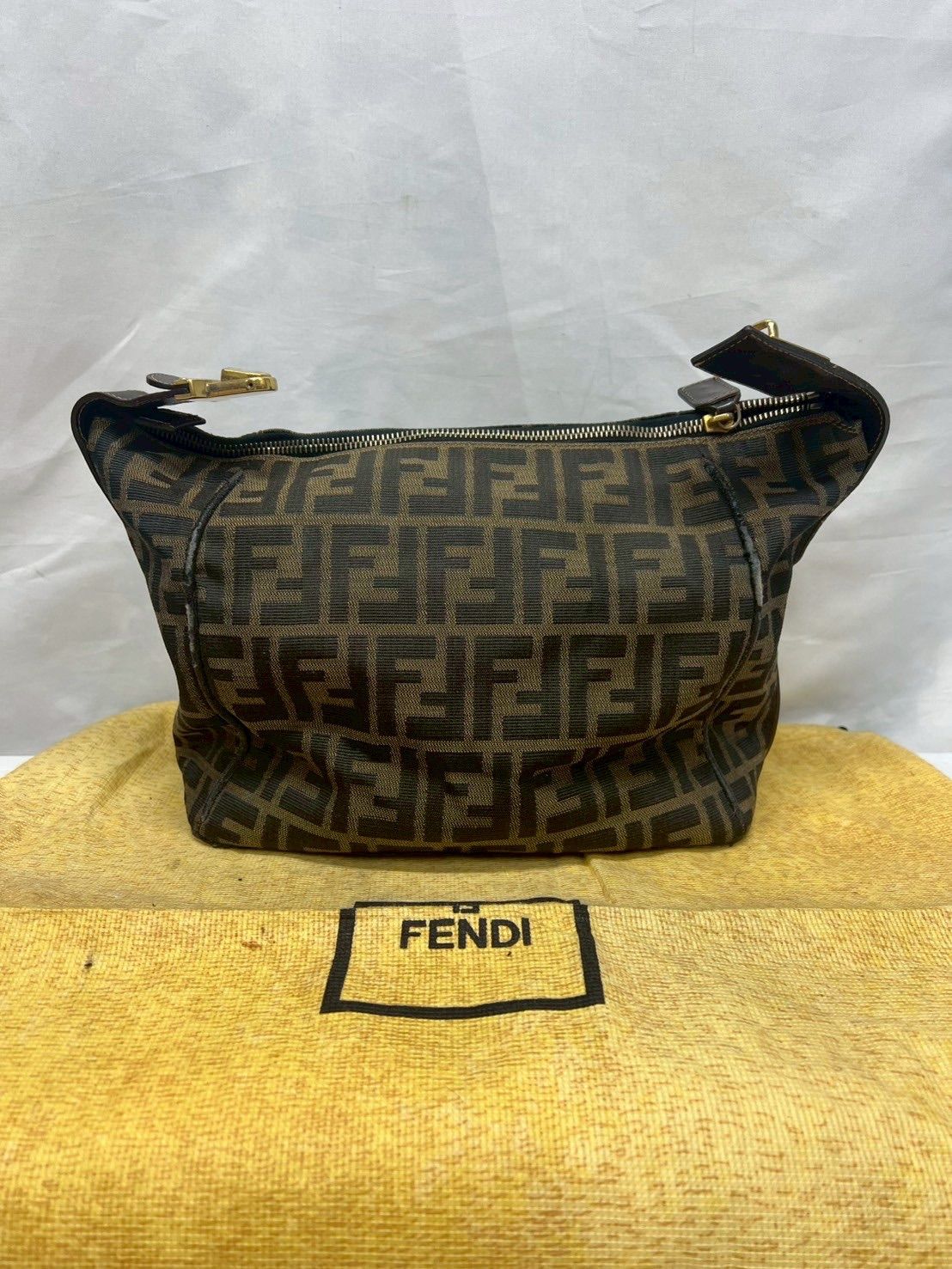 【美品】FENDI フェンディ バニティ ハンドバッグ 化粧ポーチ ズッカ柄 鑑定済み】FENDI ズッカ柄 バニティバッグ ハンドバッグ ポーチ